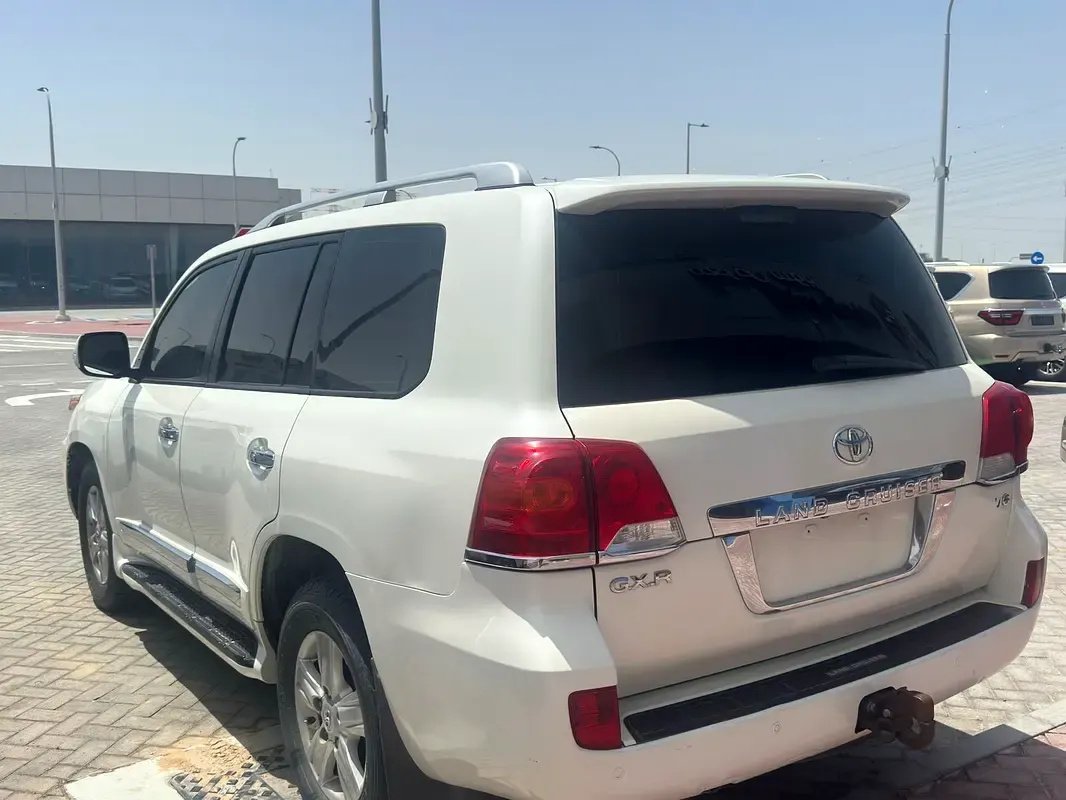Car Image 2013 TOYOTA LAND CRUISER 