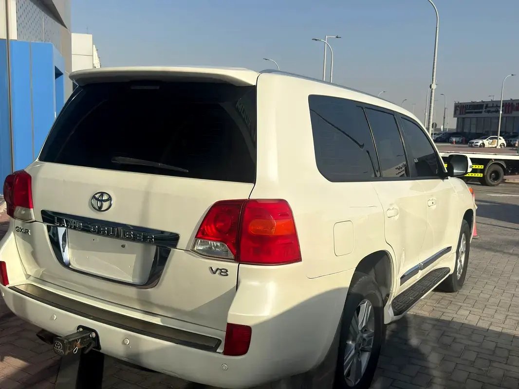 Car Image 2014 TOYOTA LAND CRUISER 