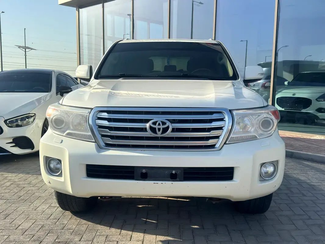 Car Image 2014 TOYOTA LAND CRUISER 