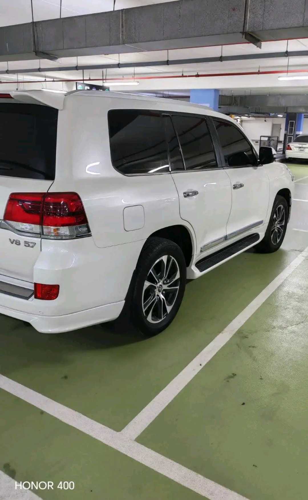 Car Image 2020 TOYOTA LAND CRUISER 