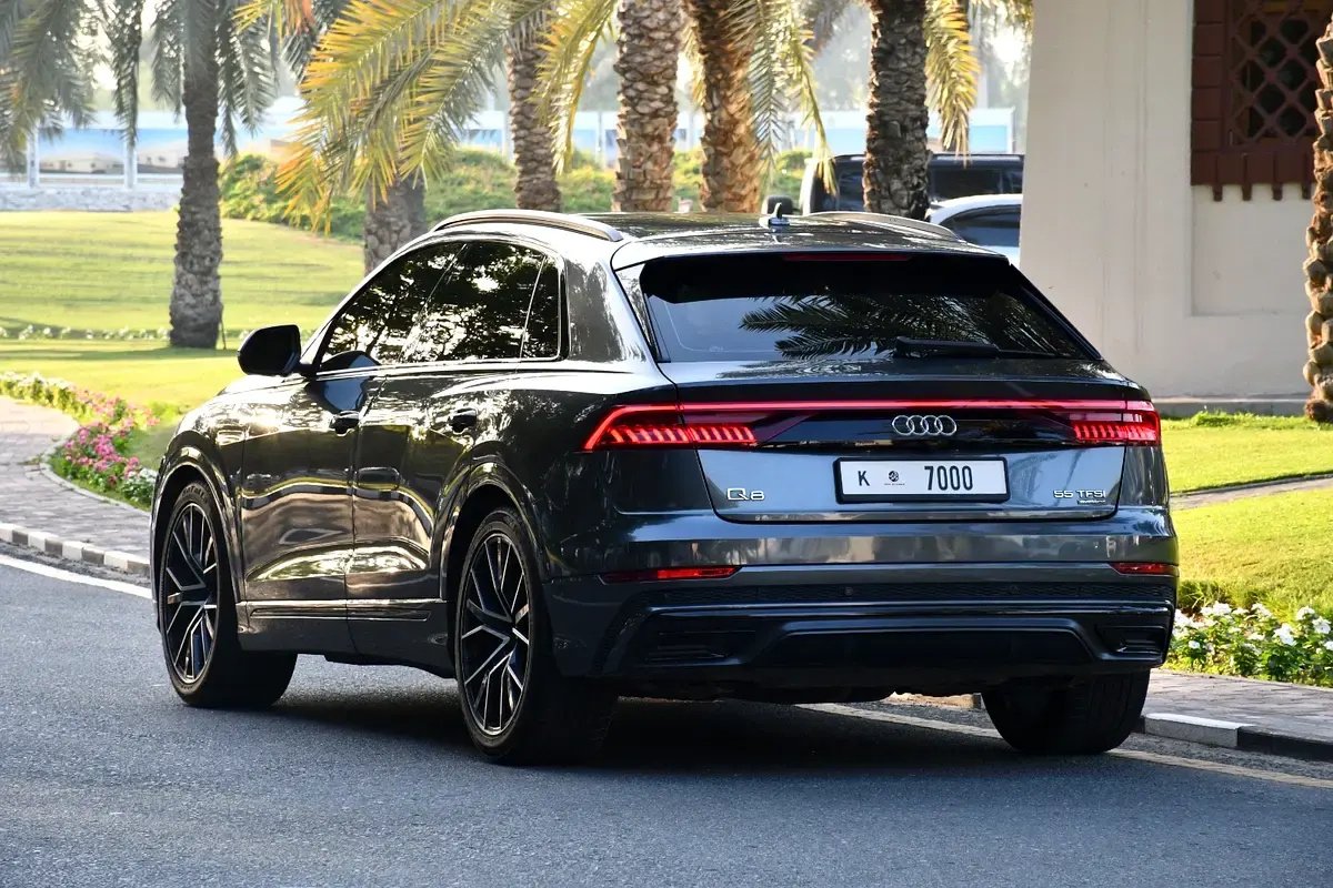 Car Image 2021 AUDI Q8 
