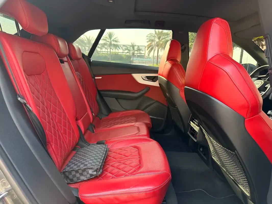 Car Image 2021 AUDI Q8 