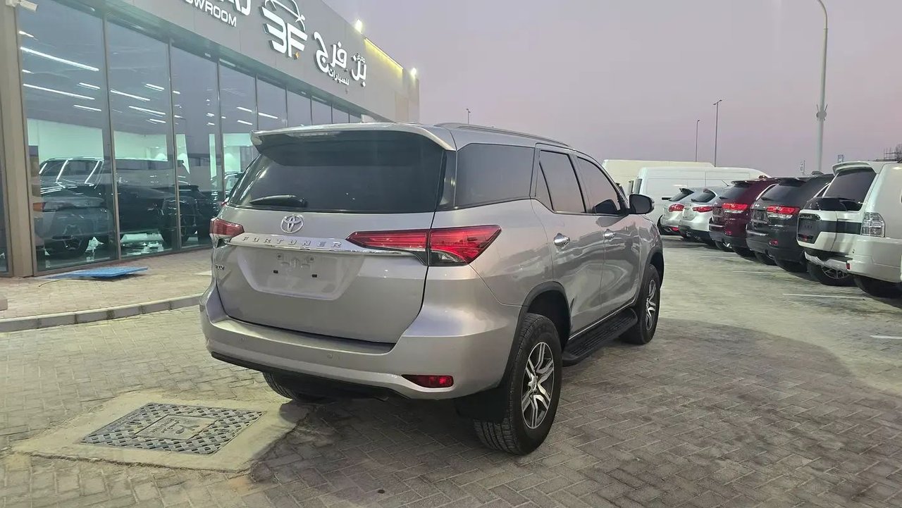Car Image 2019 TOYOTA FORTUNER 
