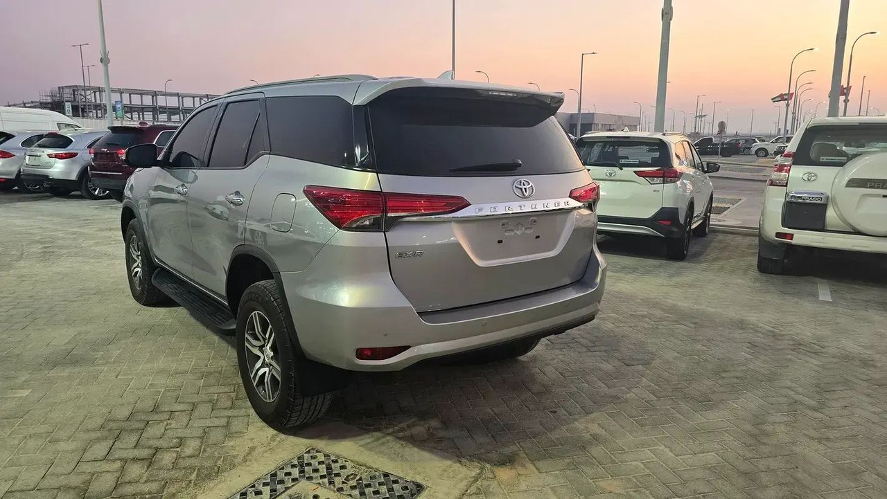 Car Image 2019 TOYOTA FORTUNER 