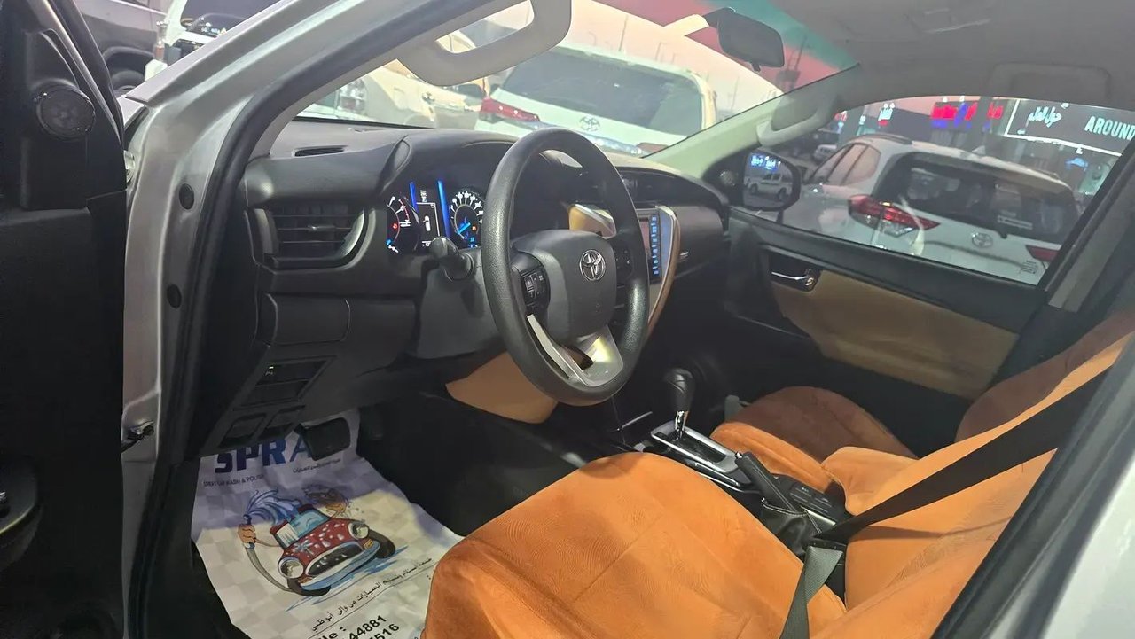 Car Image 2019 TOYOTA FORTUNER 