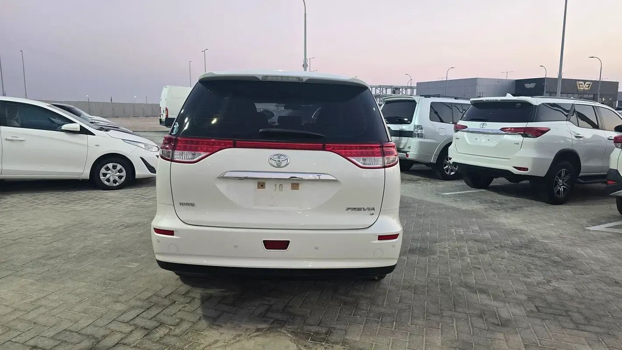 Car Image 2018 TOYOTA PREVIA 