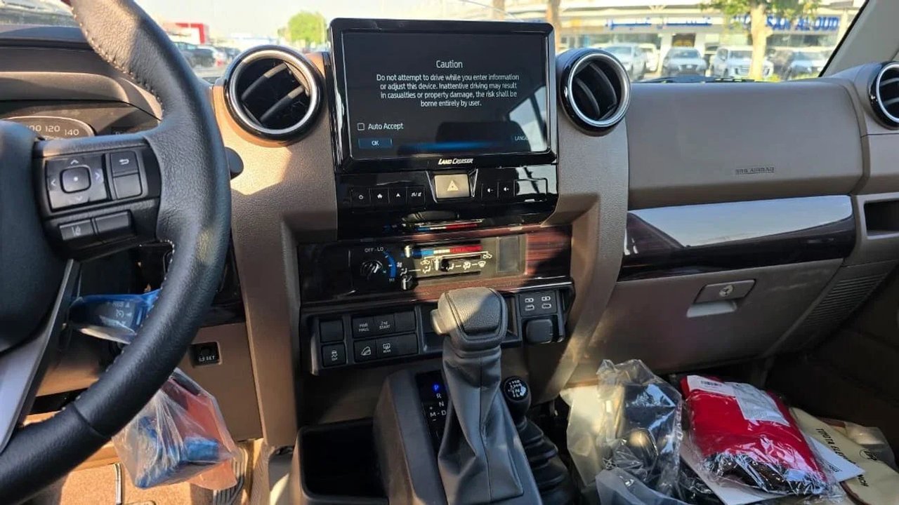 Car Image 2025 TOYOTA LAND CRUISER 