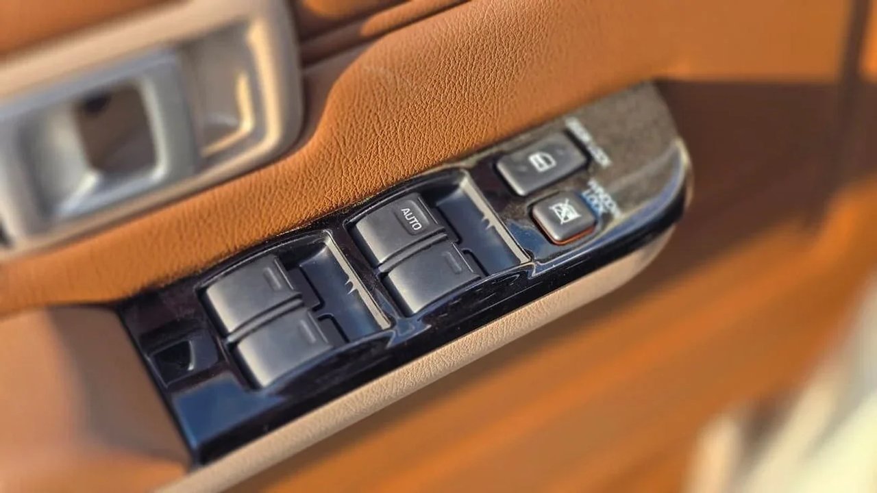 Car Image 2025 TOYOTA LAND CRUISER 