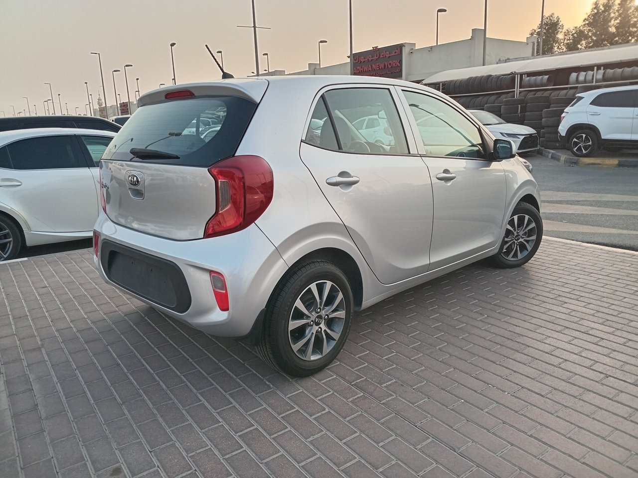 Car Image 2021 KIA PICANTO LX