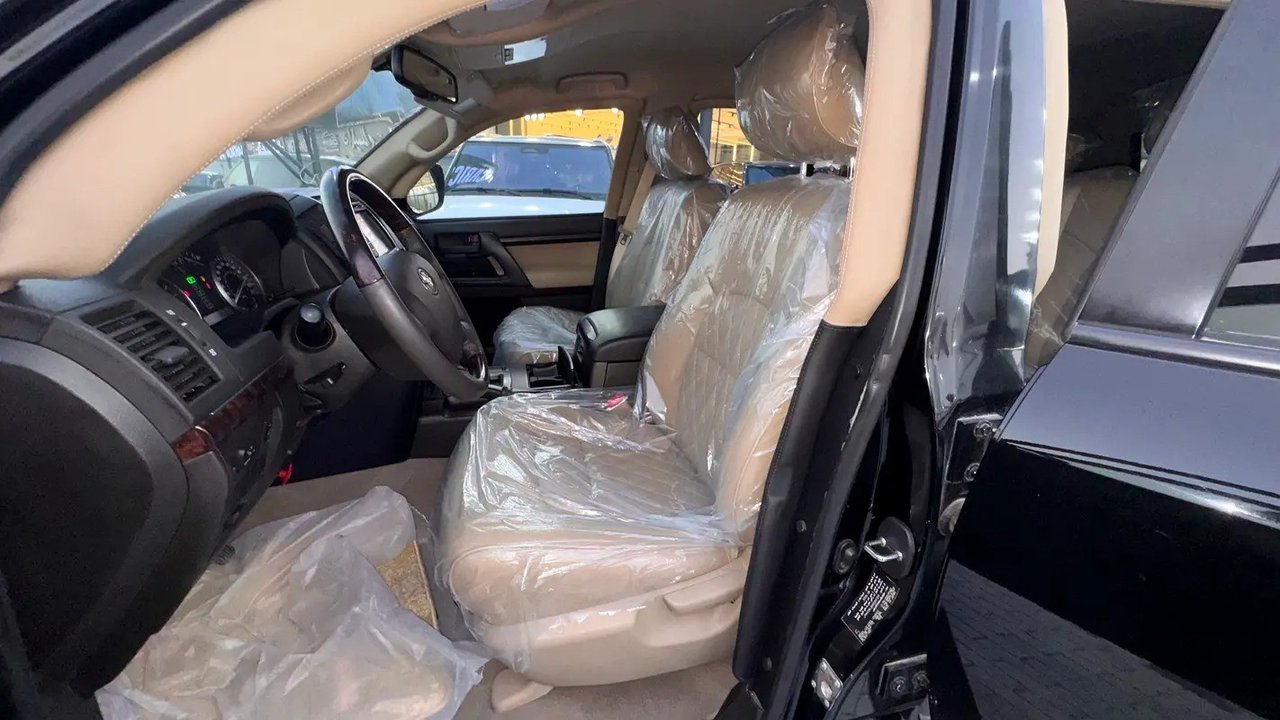 Car Image 2009 TOYOTA LAND CRUISER 