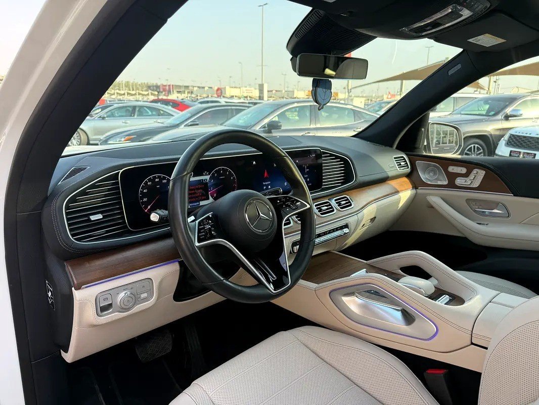 Car Image 2024 MERCEDES GLS CLASS 