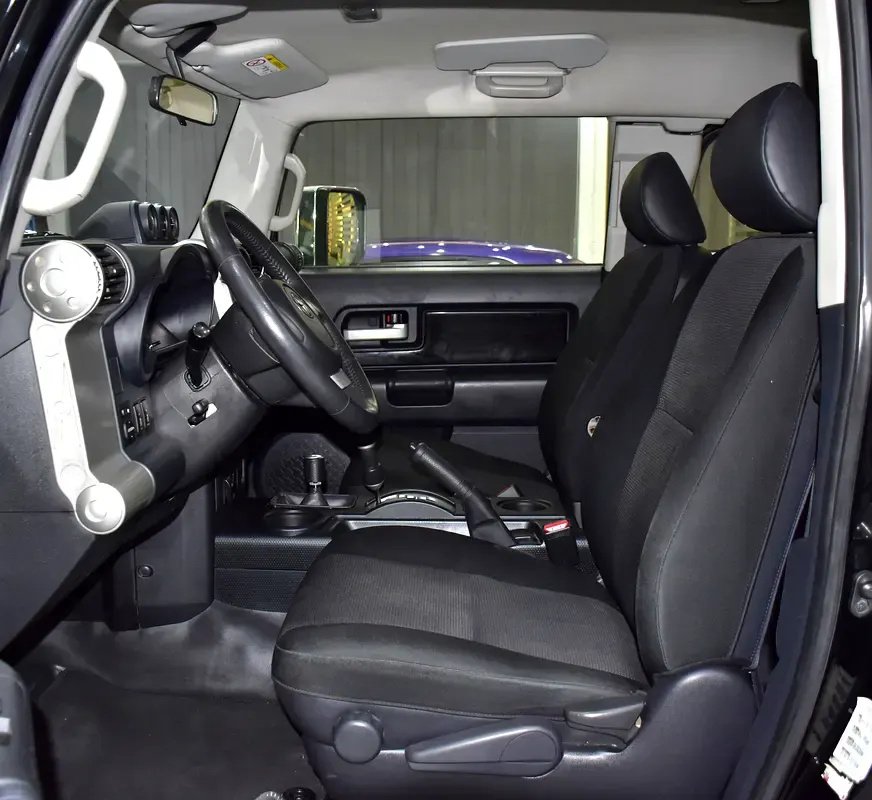 Car Image 2014 TOYOTA FJ CRUISER 