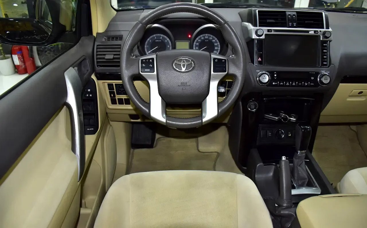 Car Image 2017 TOYOTA Prado 
