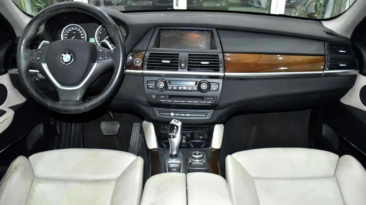 Car Image 2012 BMW X6 