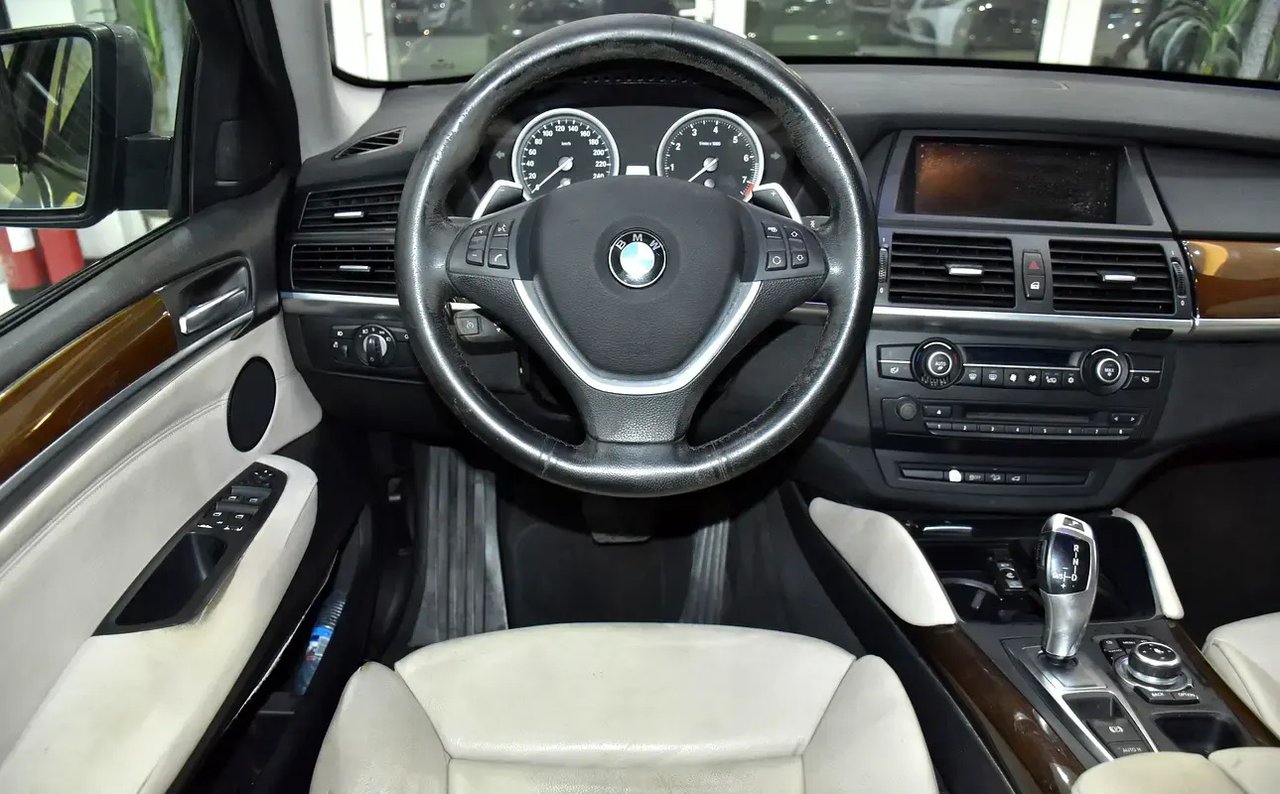 Car Image 2012 BMW X6 