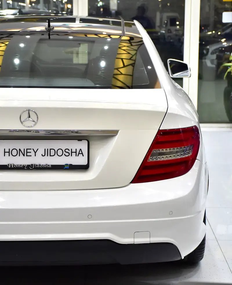 Car Image 2015 MERCEDES C Class 