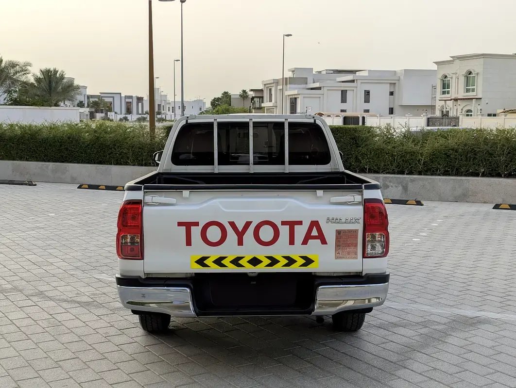 Car Image 2020 TOYOTA HILUX 