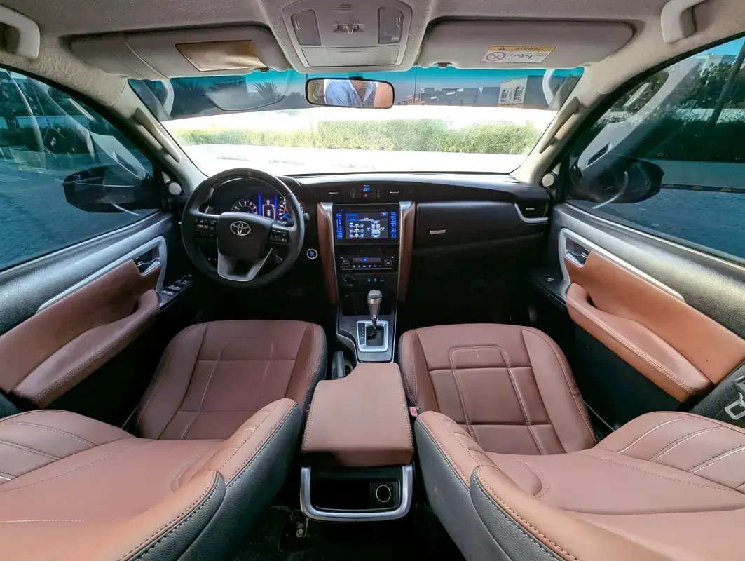 Car Image 2017 TOYOTA FORTUNER 
