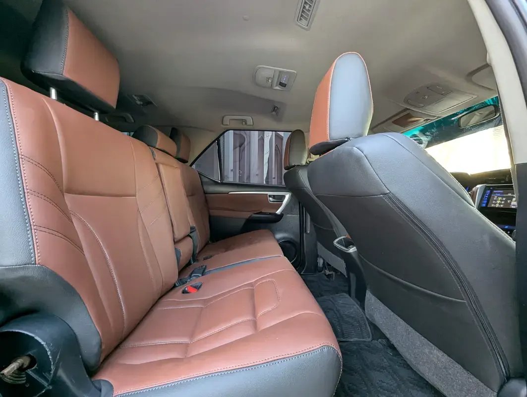 Car Image 2017 TOYOTA FORTUNER 
