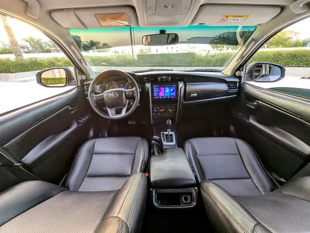Car Image 2017 TOYOTA FORTUNER 