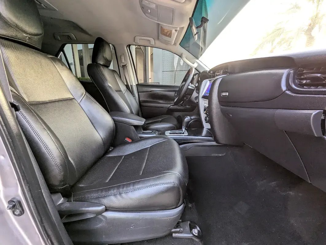 Car Image 2017 TOYOTA FORTUNER 