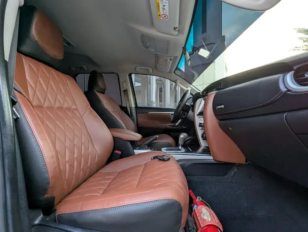 Car Image 2017 TOYOTA FORTUNER 
