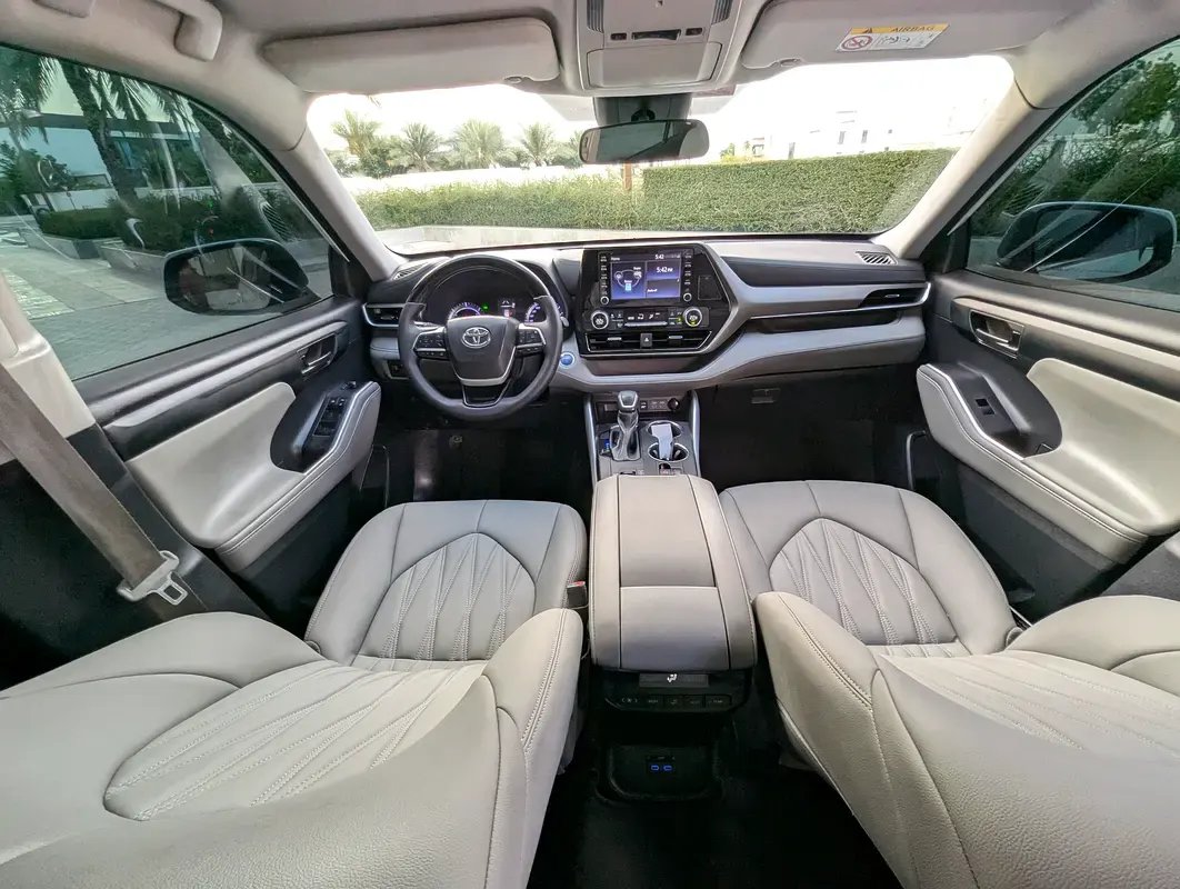 Car Image 2022 TOYOTA HIGHLANDER 