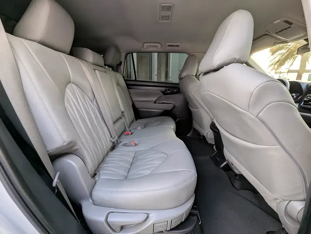 Car Image 2022 TOYOTA HIGHLANDER 