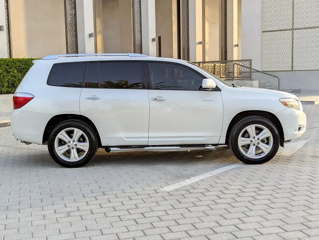 Car Image 2010 TOYOTA HIGHLANDER 