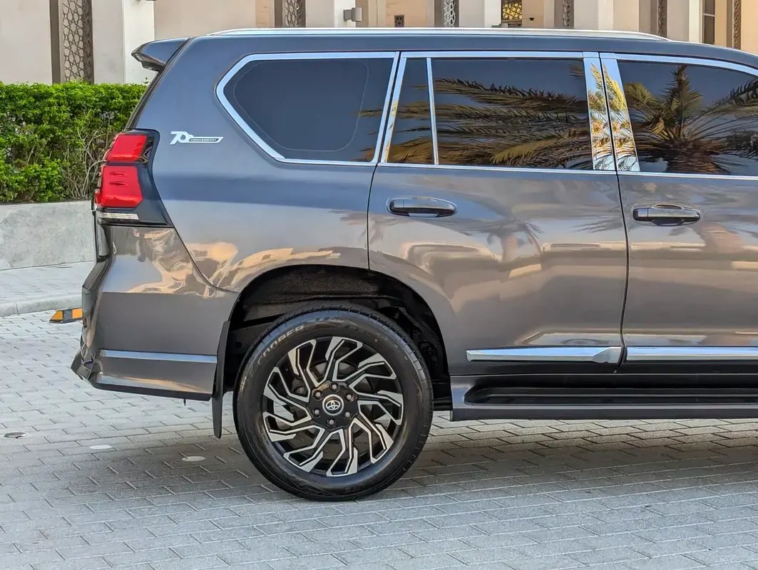 Car Image 2014 TOYOTA Prado 