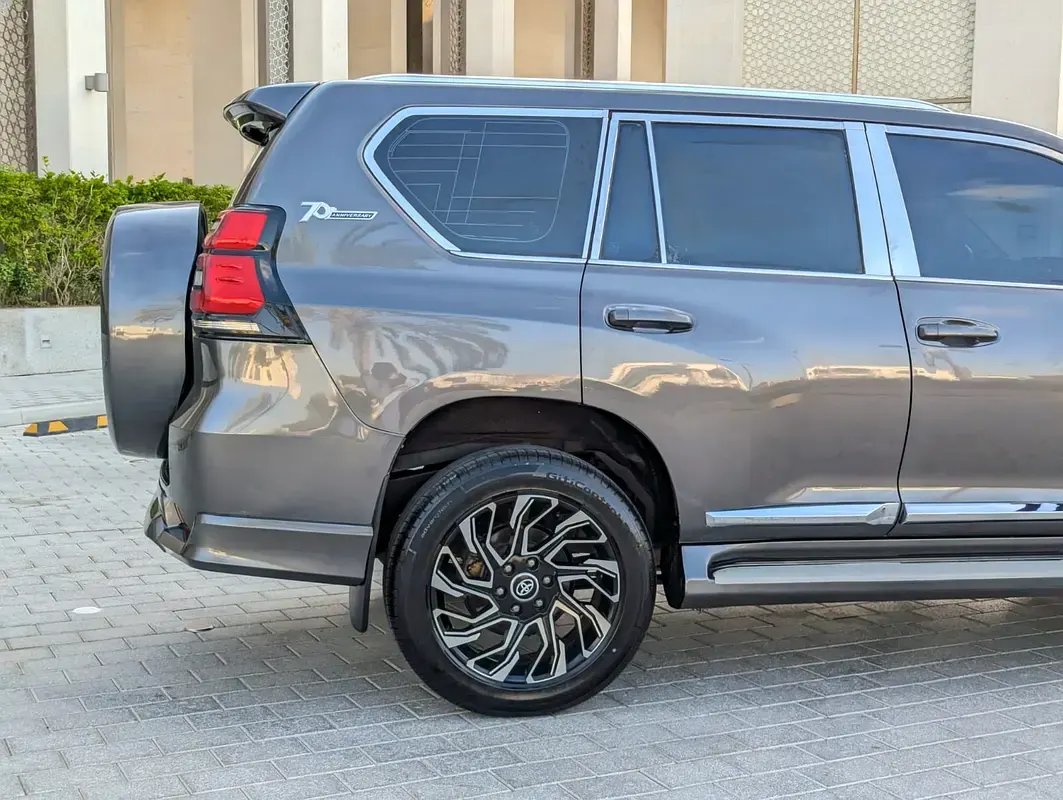 Car Image 2012 TOYOTA Prado 