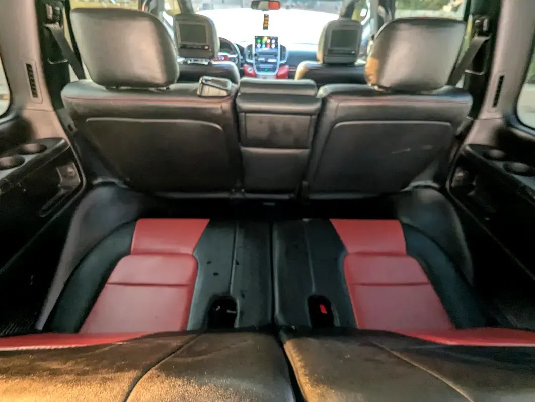 Car Image 2011 TOYOTA LAND CRUISER 