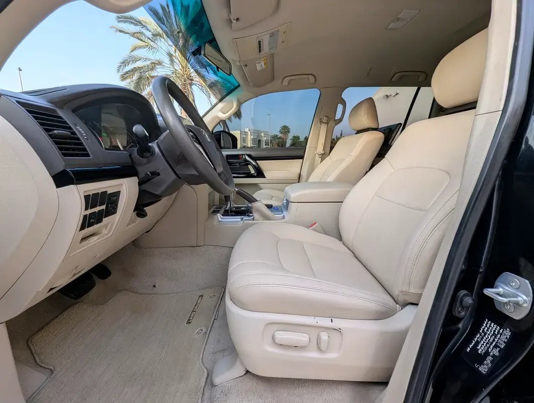 Car Image 2020 TOYOTA LAND CRUISER 