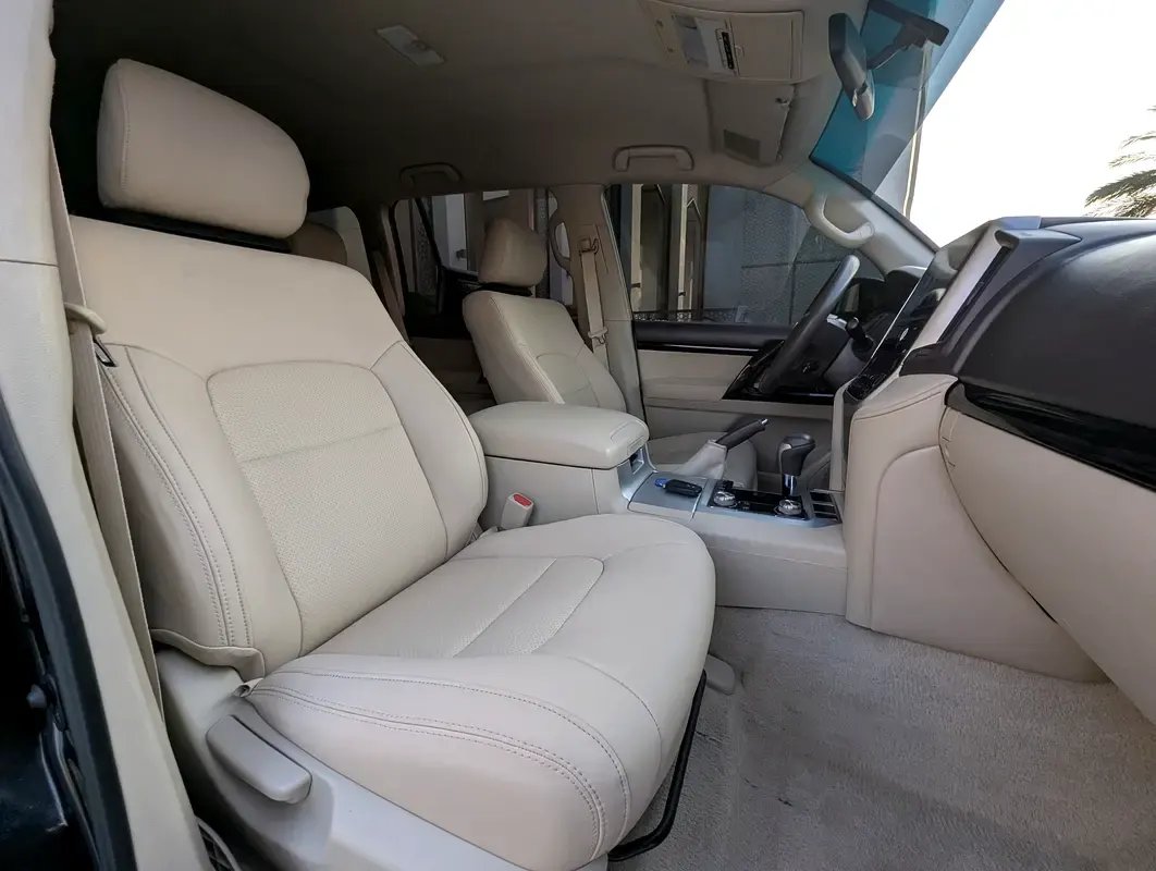 Car Image 2020 TOYOTA LAND CRUISER 
