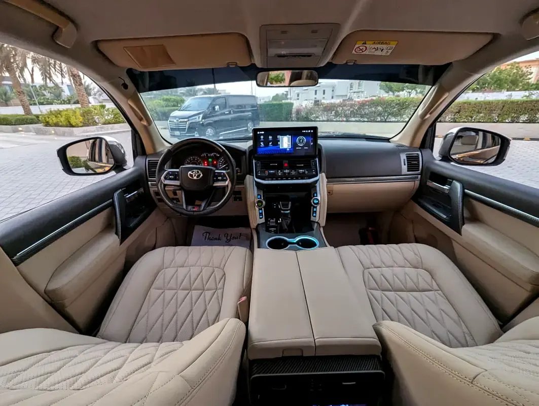 Car Image 2014 TOYOTA LAND CRUISER 