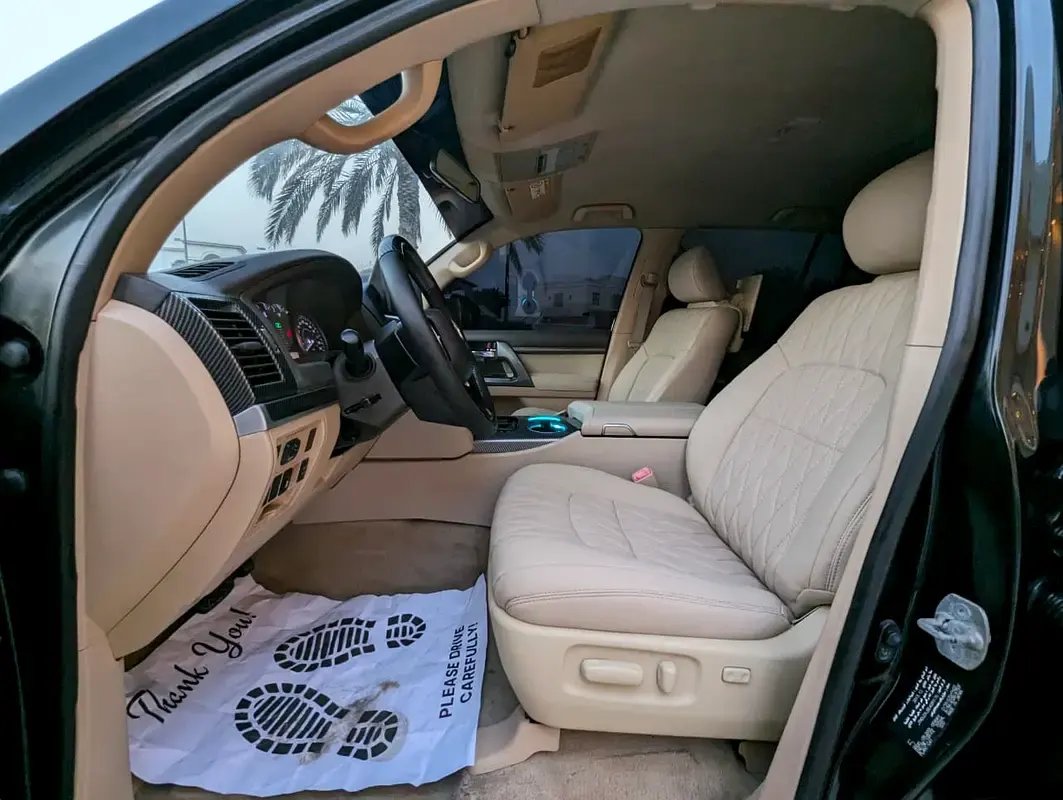 Car Image 2014 TOYOTA LAND CRUISER 