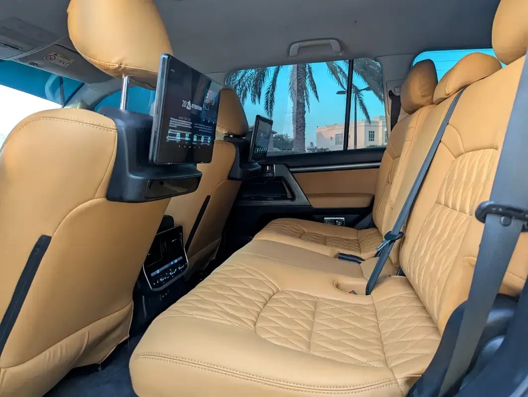 Car Image 2013 TOYOTA LAND CRUISER 