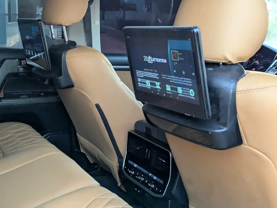 Car Image 2013 TOYOTA LAND CRUISER 