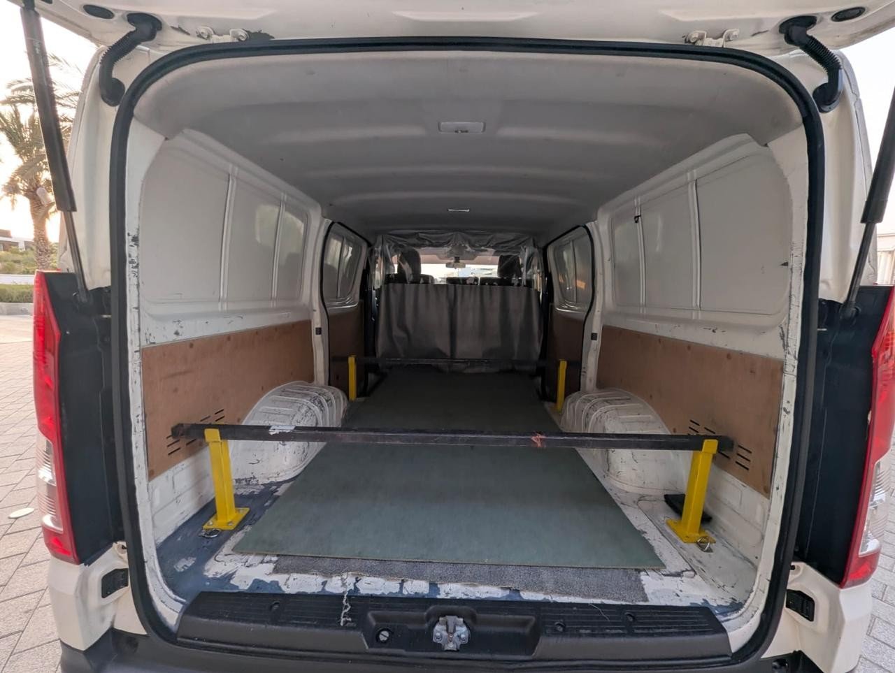 Car Image 2021 TOYOTA Hiace 