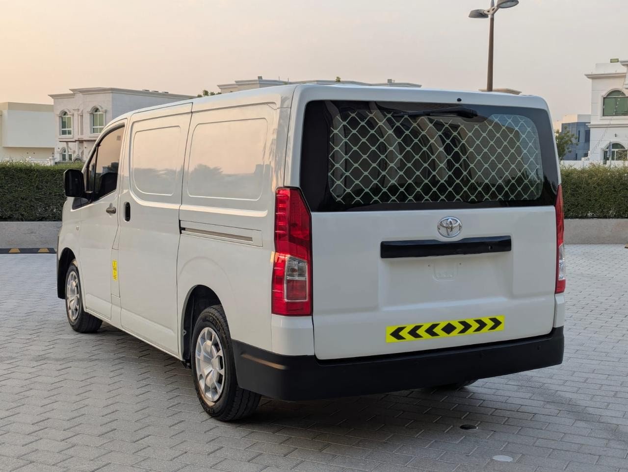 Car Image 2021 TOYOTA Hiace 