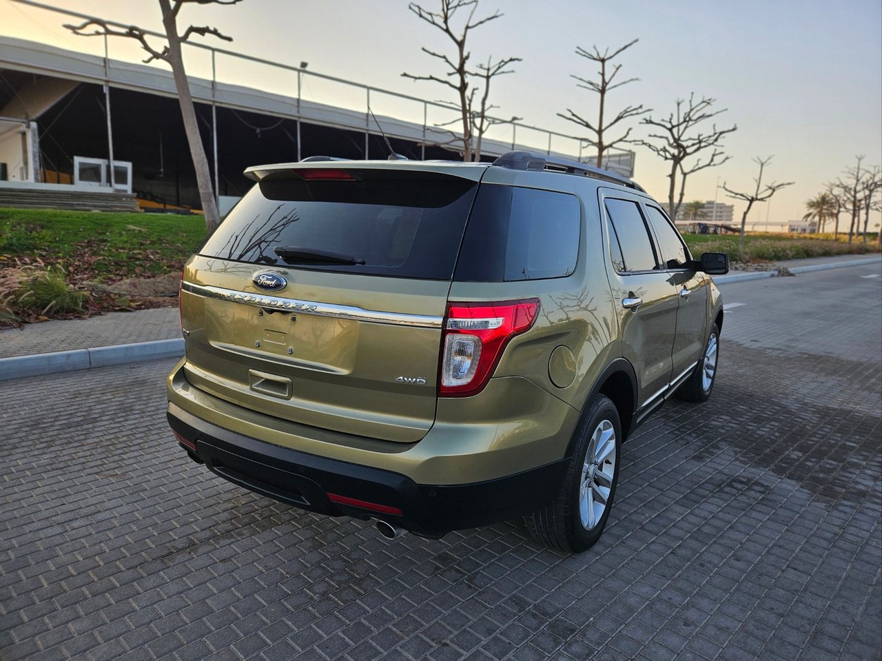 Car Image 2013 FORD EXPLORER 