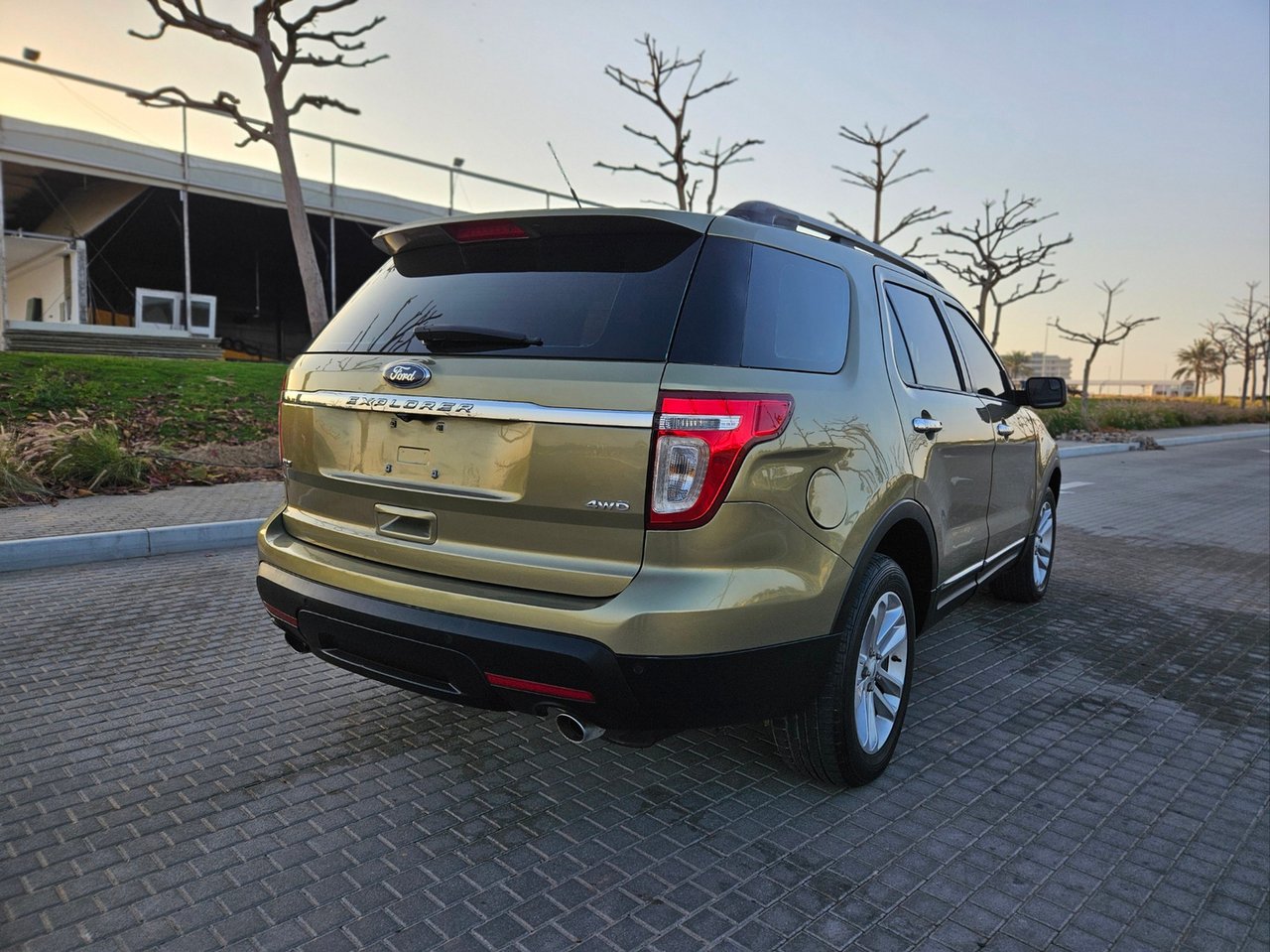 Car Image 2013 FORD EXPLORER 