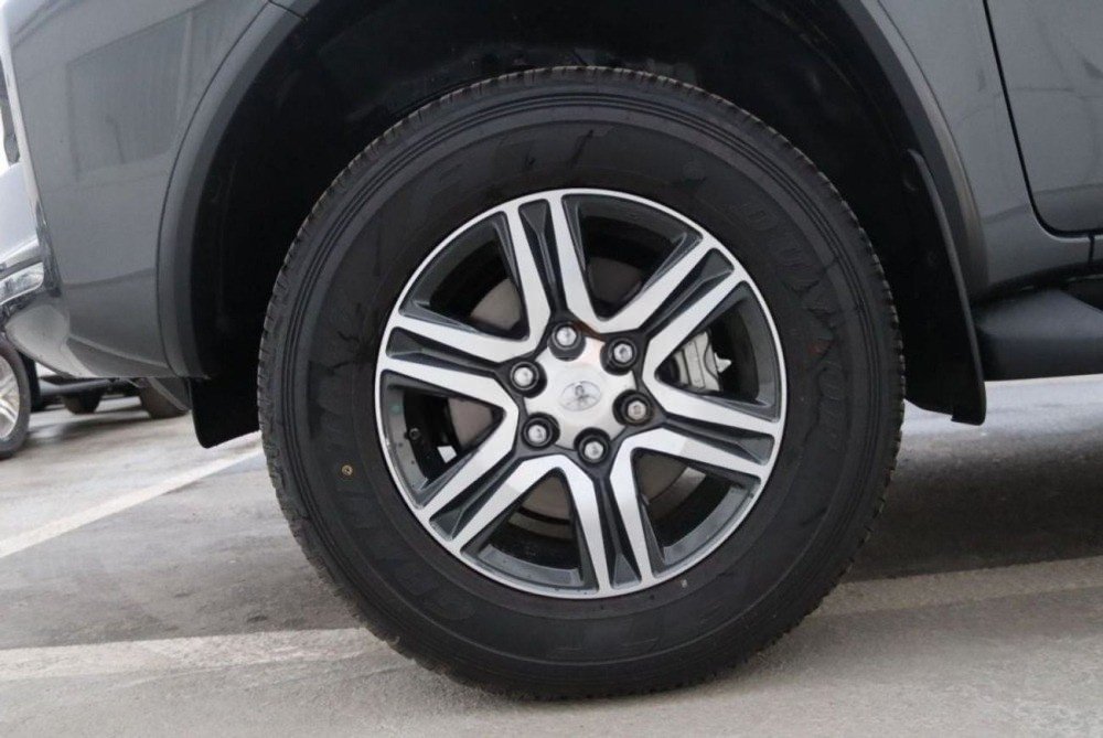 Car Image 2024 TOYOTA FORTUNER 