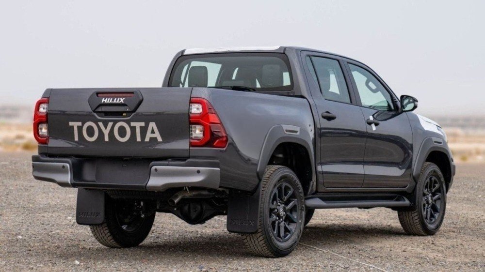 Car Image 2024 TOYOTA HILUX 