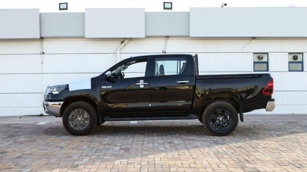 Car Image 2024 TOYOTA HILUX 