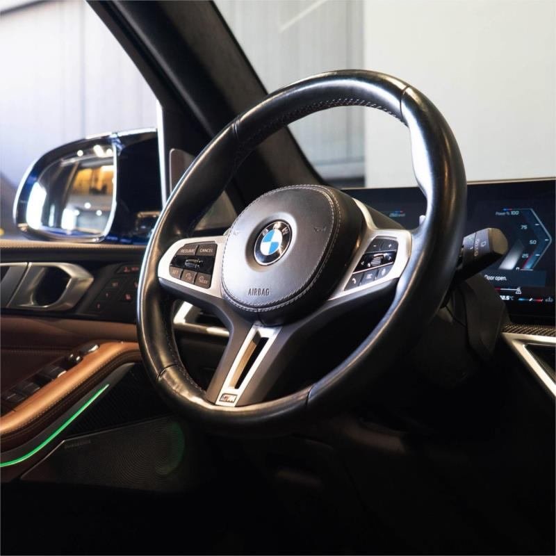 Car Image 2024 BMW X7 