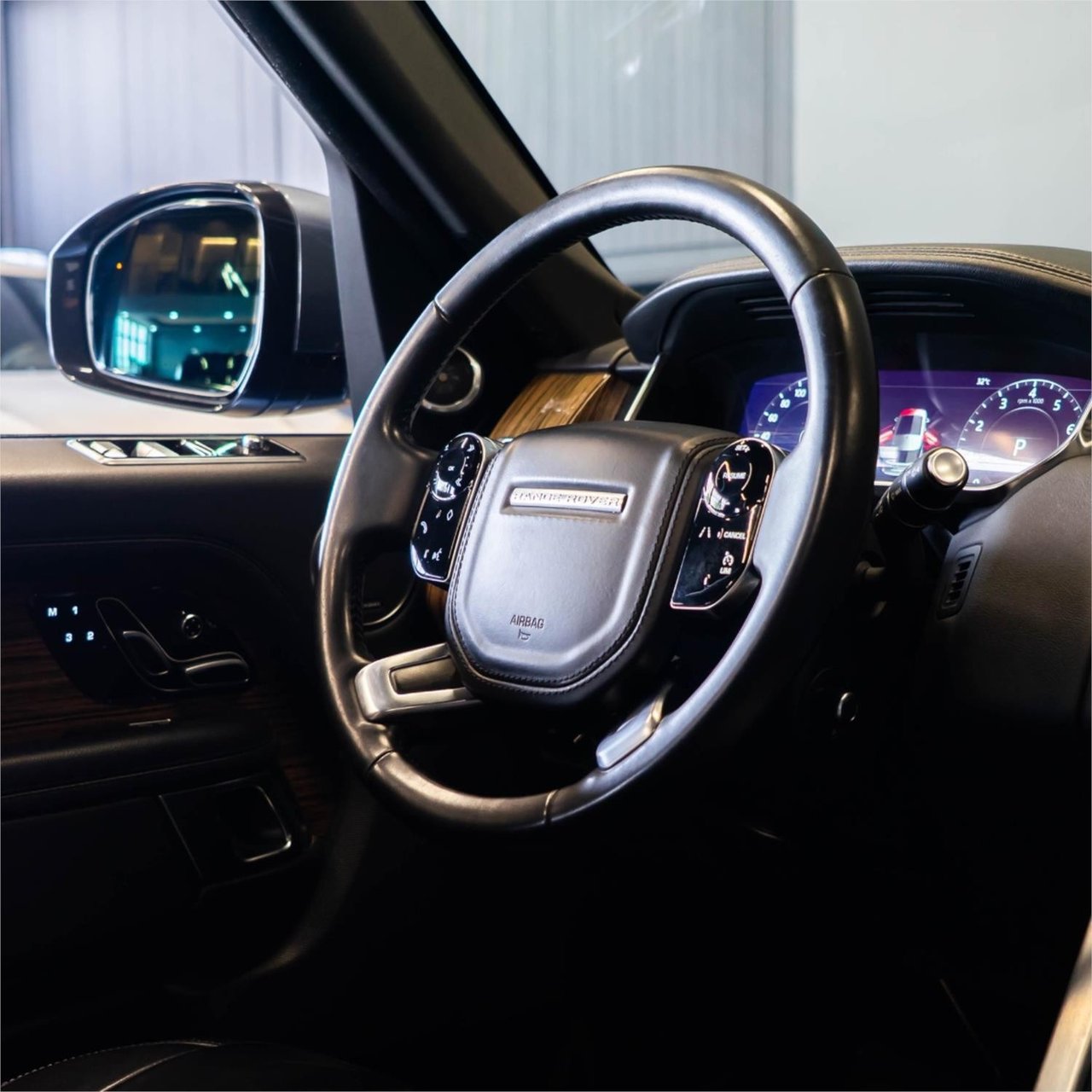 Car Image 2019 LAND ROVER VOGUE 