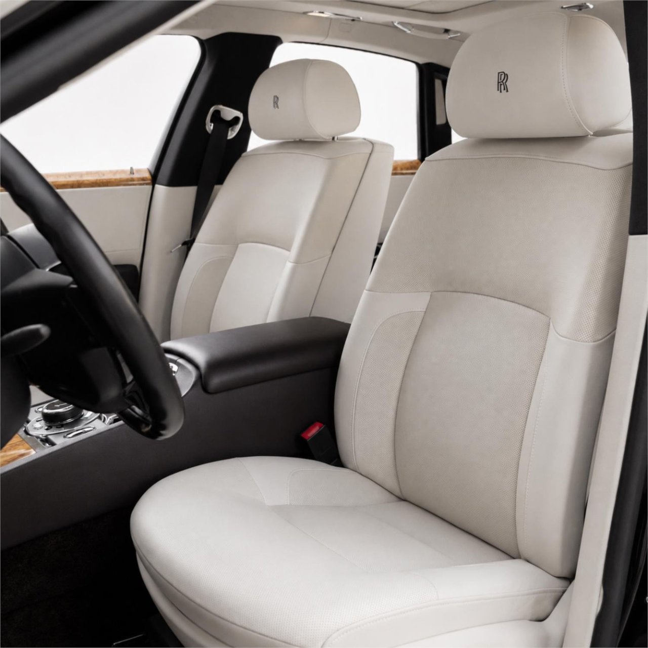 Car Image 2014 ROLLS ROYCE GHOST 