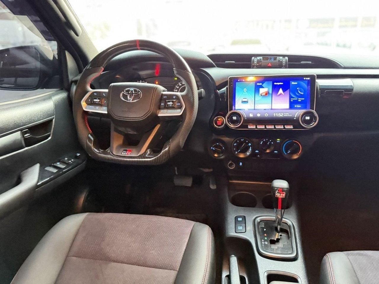 Car Image 2020 TOYOTA HILUX 
