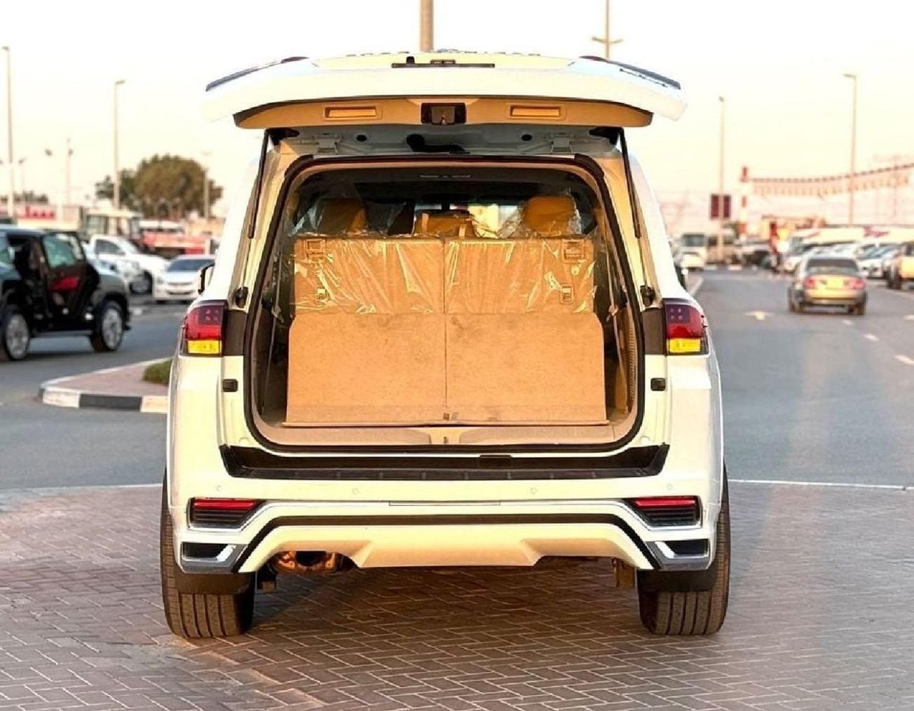 Car Image 2022 TOYOTA LAND CRUISER 